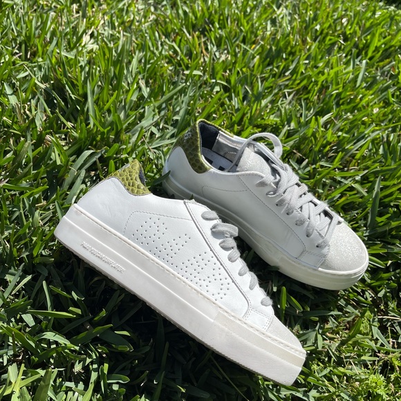 P448 Thea platform sneakers 37white Green Croc Embossed back logo $298 preowned - Picture 12 of 15